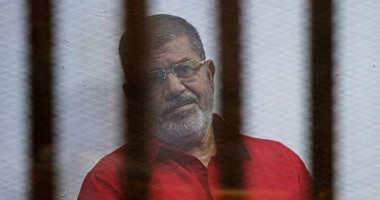 بالصور.. رفع جلسة محاكمة "مرسى" و10 آخرين بقضية "التخابر مع قطر" لإصدار القرار