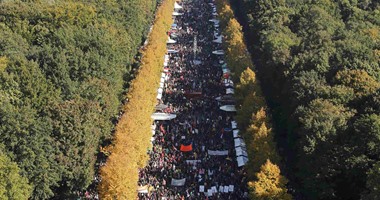 بالصور.. آلاف المتظاهرين فى ألمانيا ضد اتفاقية "الشراكة عبر الأطلسى"