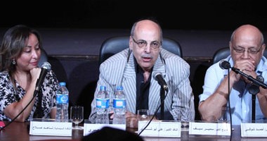 بدء ندوة "عمر الشريف" بعرض فيلم تسجيلى عنه على هامش "القومى للسينما"