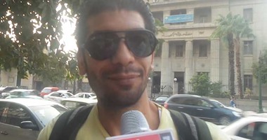 بالفيديو.. مواطن لرئيس حى مدينة نصر: "المجارى مغرقه الدنيا والشوارع بايظة"