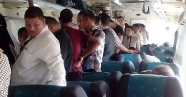 صحافة المواطن.. شكوى من تكدس الركاب داخل قطار الدرجة الأولى أسوان القاهرة