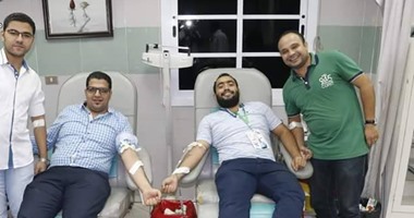 حملة مرشح "المصريين الأحرار" تتبرع بالدم لصالح المرضى فى بندر المنيا 