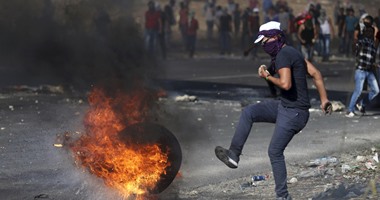 بالصور.. إصابة فلسطينيين فى مواجهات مع الاحتلال.. وإسرائيل تقتحم جامعة "خضورى"