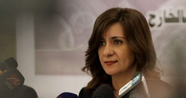 وزيرة الدولة للهجرة تغادر إلى الكويت لبحث أوضاع الجالية المصرية