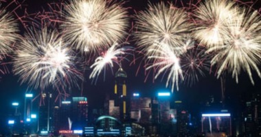 بالصور.. سماء الصين تتزين بالألعاب النارية فى عيدها القومى