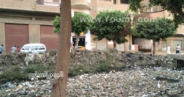 صحافة المواطن.. شكاوى من تراكم القمامة بترعة فى قرية شبلنجة بالقليوبية