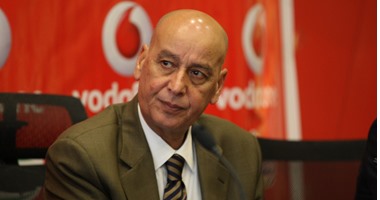 حسن فريد يتفق مع وزير الرياضة على الاستقالة الجماعية بعد مباراة تنزانيا
