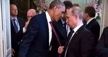 بوتين يجذب أوباما من رابطة عنقه فى صورة مفبركة على فيس بوك