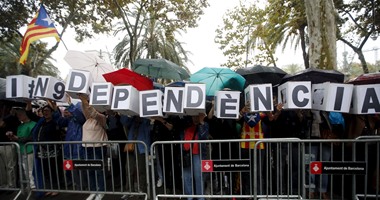 إسبانيا تسعى لإقناع كتالونيا للتخلى عن استفتاء انفصالها فى 2017