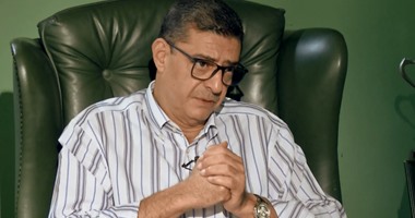 محمود طاهر يحضر مران الأهلى ويُهنئ اللاعبين بالفوز على الزمالك