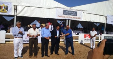 محافظ جنوب سيناء يوزع الجوائز على الفائزين فى مسابقة الفروسية