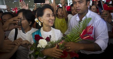 بالصور.. "سوكى" فى عيد استقلال ميانمار: أولوية الحكومة اتمام عملية السلام