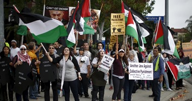 الاحتلال يواجه مسيرة للفلسطينيين بالغاز ببلعين واصابة العشرات بالاختناق