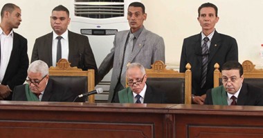وصول هيئة محاكمة 227 متهمًا بقضية "أحداث الذكرى الثالثة لثورة 25 يناير"