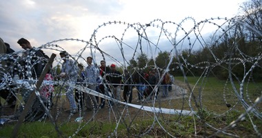 المجر تغلق نقاط العبور مع كرواتيا امام المهاجرين السوريين