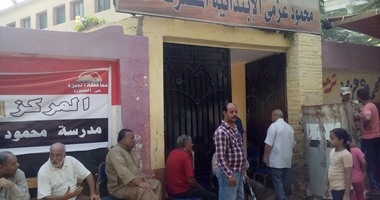 استمرار تأخر فتح لجنة 73 بمدرسة محمود عزمى بميت عقبة وسط غضب الناخبين