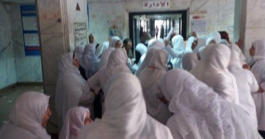 ممرضات مستشفى جامعة المنوفية يضربن عن العمل لإقالة رئيسة التمريض