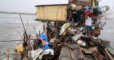 بالصور.. إعصار "كوبو" يضرب الفلبين والآلاف يفرون من منازلهم