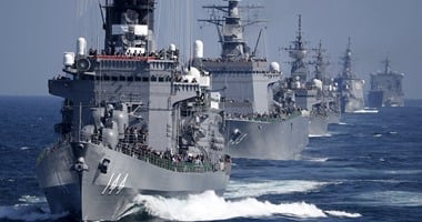 بالصور.. اليابان تستعرض أحدث السفن البحرية فى طوكيو