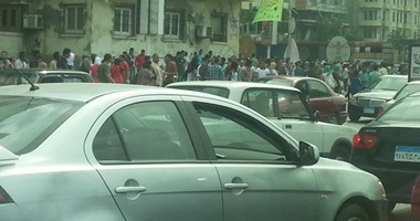 بالصور.. زحام مرورى بوسط الإسكندرية بعد خروج الموظفين للإدلاء بأصواتهم