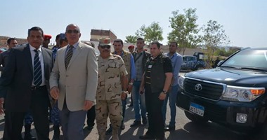 بالصور.. رئيس هيئة تدريب القوات المسلحة يتفقد اللجان الانتخابية بسفاجا