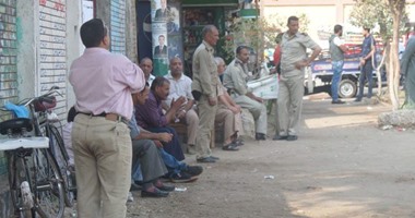 اليوم الثانى للانتخابات البرلمانية بالمنيا.. حشد المواطنين بسيارات خاصة للمرشحين.. القبض على إخوانى متهم فى إحداث العداوة أمام إحدى اللجان.. وآخر لتوجيه الناخبين بسمالوط.. والمناطق الشعبية أكثر تصويتا