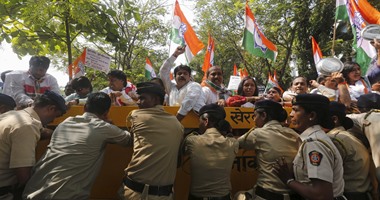 مظاهرات فى مدينة مومباى احتجاجا على ارتفاع الأسعار