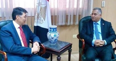 وزير الآثار يلتقى سفير كازخستان لبحث سبل التعاون بين البلدين