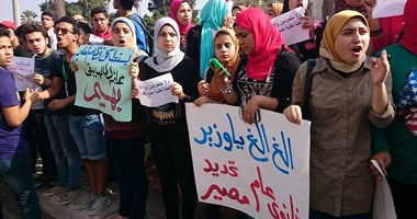 أمن المنيا يلقى القبض على 5 من طلاب الثانوية خلال وقفتهم الاحتجاجية 