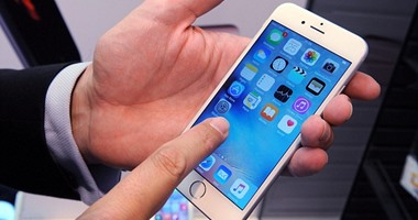 بالصور.. Iphone 6sيتعرض لانتقادات واسعة لتجاهله حقوق أصحاب اليد اليسرى