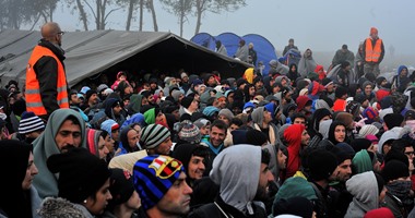 اللاجئون يتوجهون إلى حدود البلقان للوصول إلى غرب أوروبا