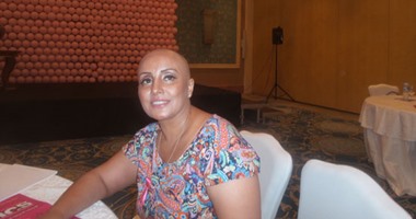 "إصلاح العزازى" سيدة مصرية تنتصر على سرطان الثدى بالمشى وركوب الدراجات