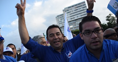 بالصور.. الممثل الكوميدى "موراليس" يقترب من كرسى رئاسة جواتيمالا