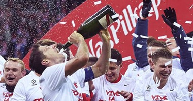 "ميرور".. "الخمر" يهدد ليفاندوفسكى بالحرمان من يورو 2016