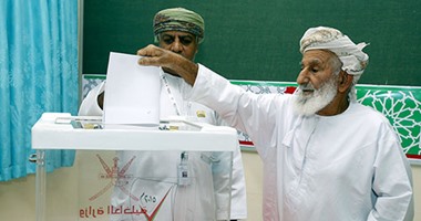 بالصور.. "انتخابات عمان": عملية التصويت تمضى بكل سهولة ويسر دون أى عوائق