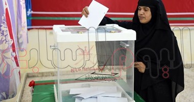 بالصور.. مشاركة كبيرة من النساء فى انتخابات مجلس الشورى العمانى