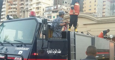بالصور.. القوات البحرية تواصل جهودها لكسح مياه الأمطار بالإسكندرية