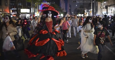 بالصور..المكسيكيون يستعدون للاحتفال بيوم الموتى