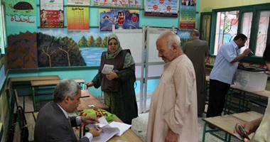 رؤساء اللجان الانتخابية بالوراق يستلمون حقائب نقل أوراق التصويت للجان العامة‎