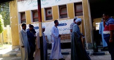 غرفة عمليات محافظة الأقصر: ضبط مواطن خارج لجنة بـ"إسنا" يوجه الناخبين