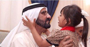 حاكم دبى يقدم واجب العزاء فى أحد شهداء الإمارات فى عمليات اليمن