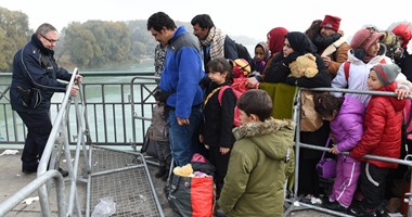 استمرار التدفق الكبير للاجئين على الحدود النمساوية-الألمانية