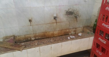 ننشر صور حمام غير آدمى فى لجنة انتخابية داخل مدرسة بالمنيا