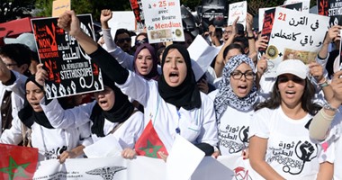 بالصور.. 5 آلاف طالب طب مغربى يحتجون على مشروع قانون للخدمة الإلزامية