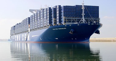 عبور 48 سفينة قناة السويس بحمولة 2.6 مليون طن