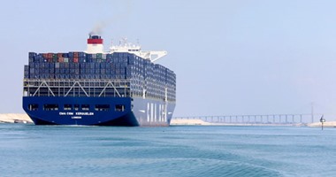 عبور 42 سفينة قناة السويس بحمولة قدرها 5 , 2 مليون طن