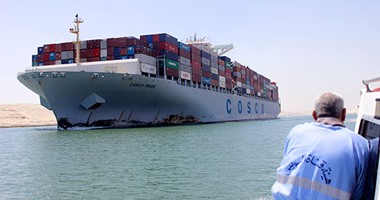 مهاب مميش: عبور 99 سفينة قناة السويس بحمولة 5.6 مليون طن خلال يومين
