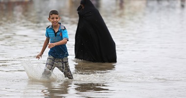 مقتل طفلة جرفتها السيول بعد أمطار غزيرة خلفت أضرارا فى العراق