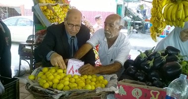 بالصور.. لجنة لمتابعة أسعار الخضار والفاكهة بأسواق السويس