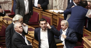 بالصور..النواب الجدد بالبرلمان اليونانى يؤدون اليمن الدستورية